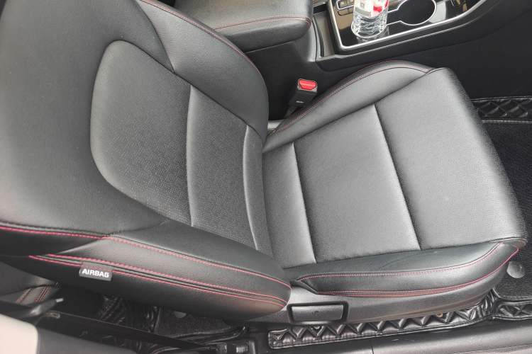 Used Kia KX5 2019 1.6T Automatic Two-Wheel Drive Luxury Edition Interior 9
