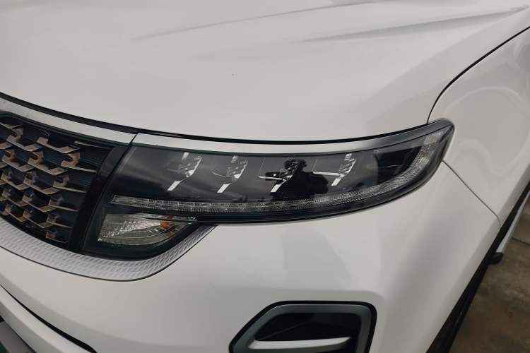 Used Kia KX5 2019 2.0L Automatic 2WD Comfort Edition Left Front Headlight