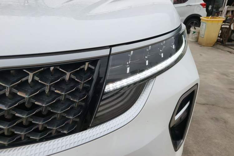 Used Kia KX5 2019 1.6T Automatic Two-Wheel Drive Luxury Edition Left Front Headlight