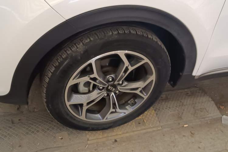 Used Kia KX5 2019 1.6T Automatic Two-Wheel Drive Luxury Edition Left Front Wheel Hub