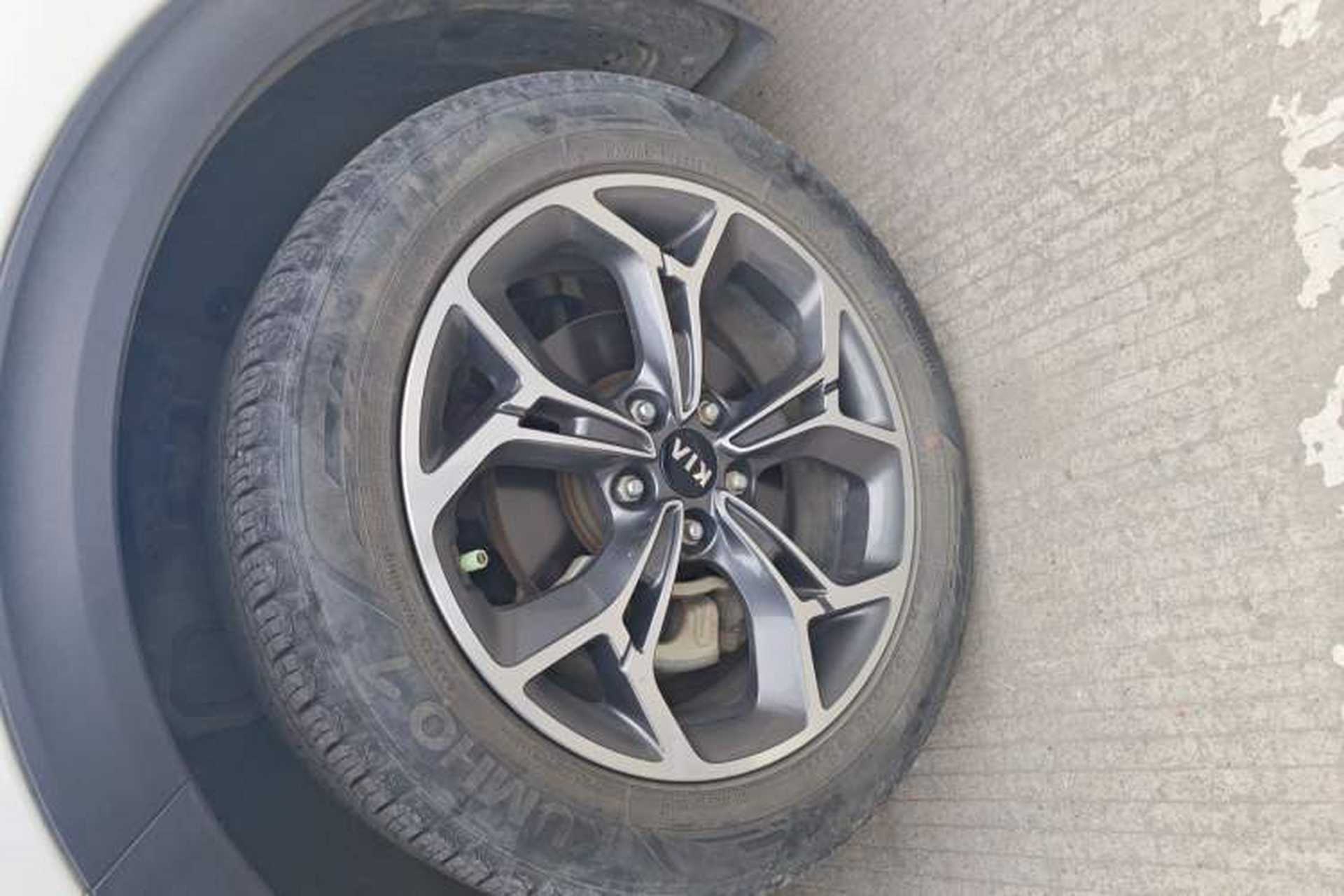 Used Kia KX5 2019 1.6T Automatic Two-Wheel Drive Luxury Edition Left Front Wheel Hub