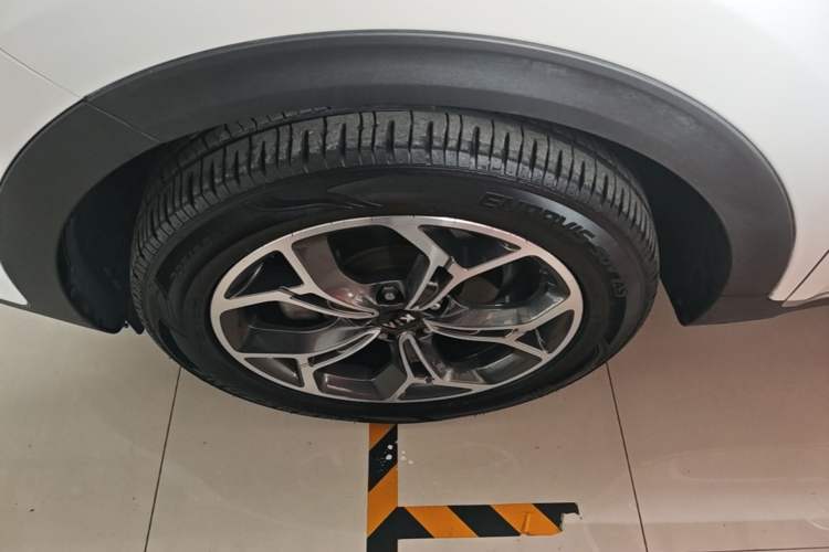 Used Kia KX5 2019 1.6T Automatic Two-Wheel Drive Elite Edition Left Front Wheel Hub