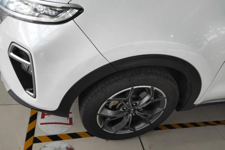 Used Kia KX5 2019 1.6T Automatic Two-Wheel Drive Luxury Edition Left Front Wheel Hub