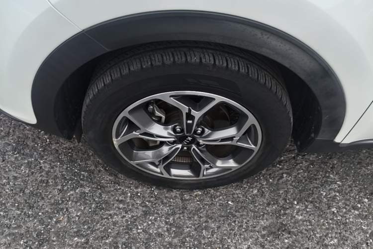 Used Kia KX5 2019 1.6T Automatic Two-Wheel Drive Luxury Edition Left Front Wheel Hub