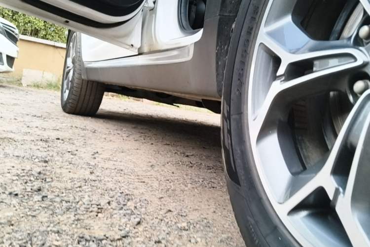 Used Kia KX5 2019 1.6T Automatic Two-Wheel Drive Elite Edition Left Side Sill