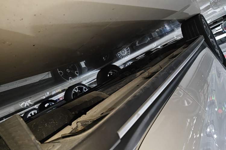 Used Kia KX5 2019 1.6T Automatic Two-Wheel Drive Luxury Edition Left Side Sill