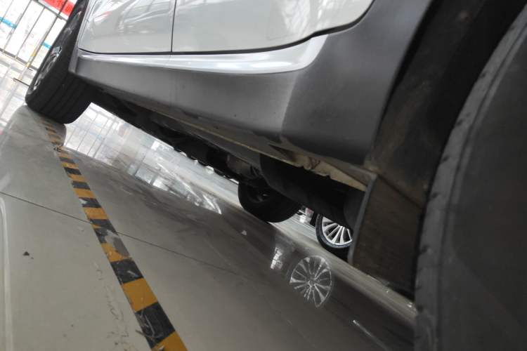 Used Kia KX5 2019 1.6T Automatic Two-Wheel Drive Luxury Edition Left Side Sill