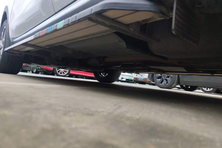 Used Kia KX5 2019 2.0L Automatic 2WD Comfort Edition Left Side Sill