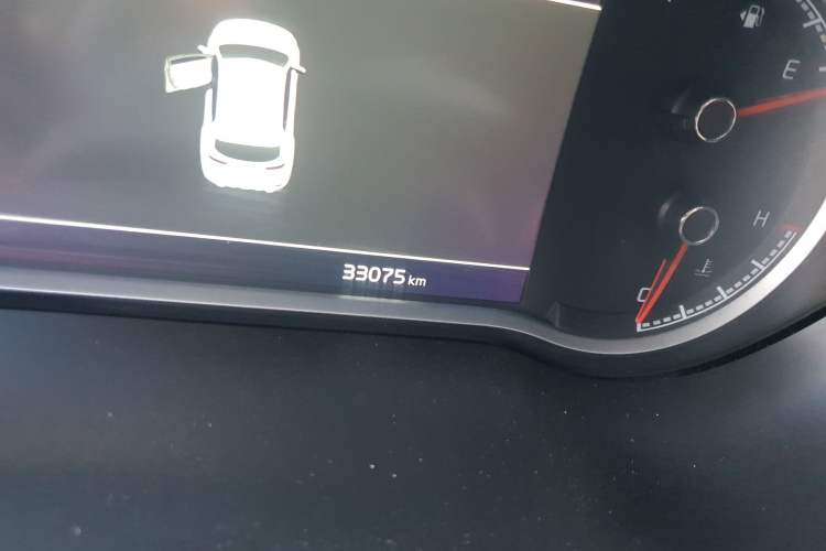 Used Kia KX5 2019 1.6T Automatic Two-Wheel Drive Luxury Edition Odometer Close Up