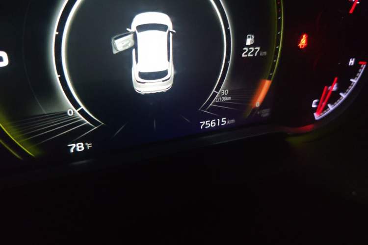 Used Kia KX5 2019 1.6T Automatic Two-Wheel Drive Luxury Edition Odometer Close Up