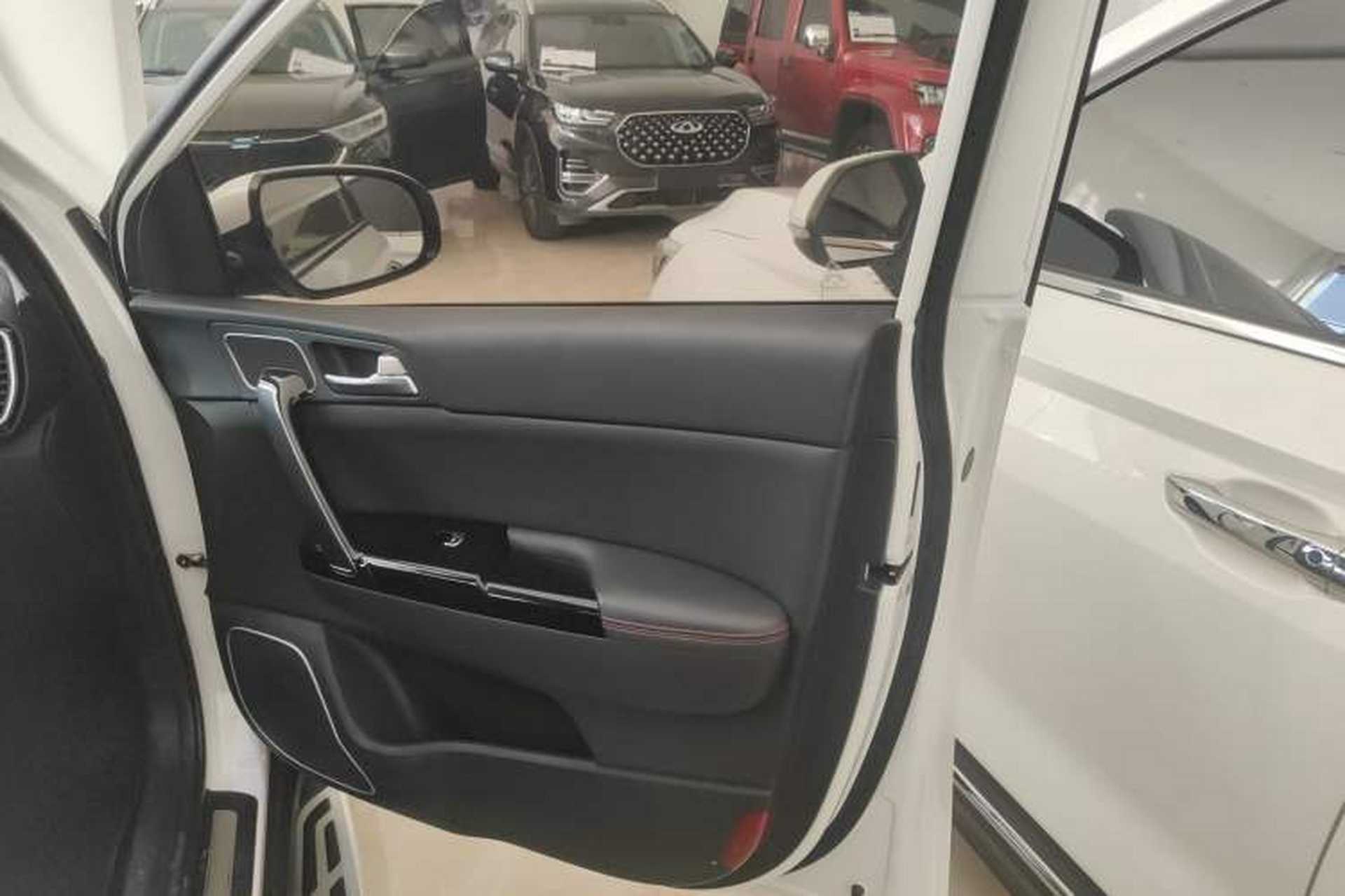 Used Kia KX5 2019 1.6T Automatic Two-Wheel Drive Luxury Edition Right Front Door Interior