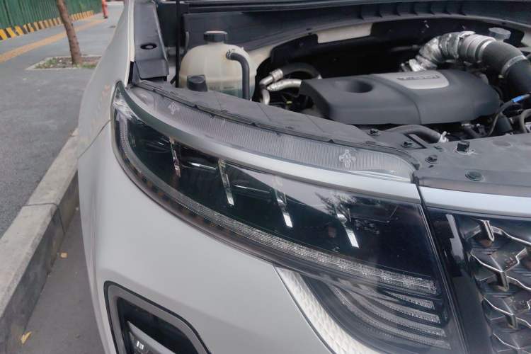 Used Kia KX5 2019 1.6T Automatic Two-Wheel Drive Luxury Edition Right Front Headlight