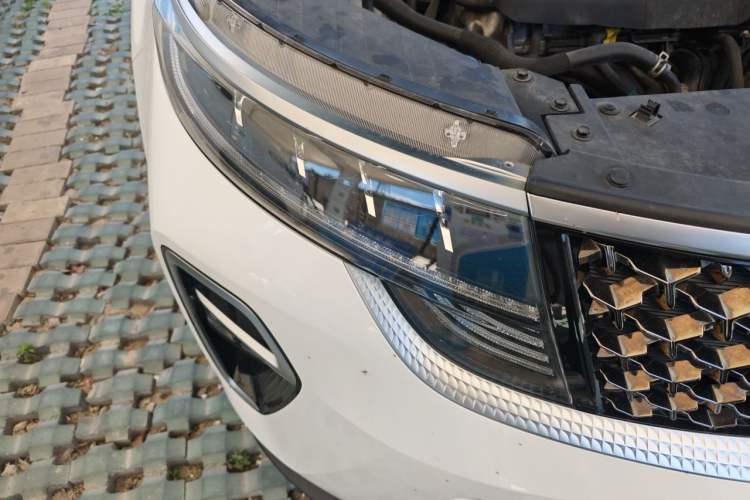 Used Kia KX5 2019 1.6T Automatic Two-Wheel Drive Luxury Edition Right Front Headlight