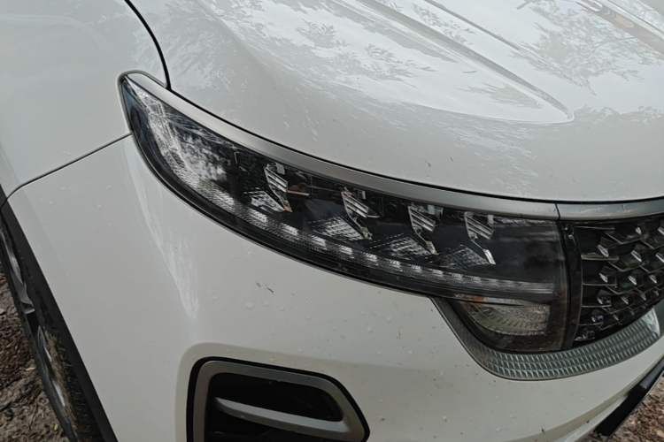 Used Kia KX5 2019 2.0L Automatic 2WD Comfort Edition Right Front Headlight