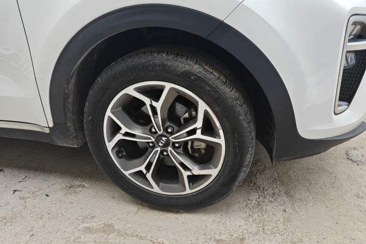 Used Kia KX5 2019 1.6T Automatic Two-Wheel Drive Luxury Edition Right Front Wheel Hub