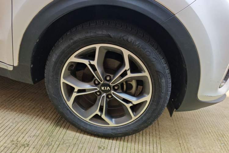 Used Kia KX5 2019 1.6T Automatic Two-Wheel Drive Elite Edition Right Front Wheel Hub