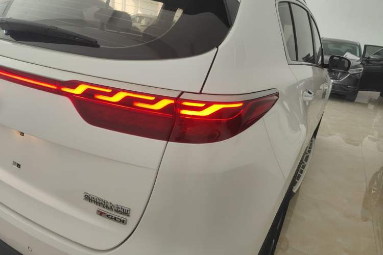 Used Kia KX5 2019 1.6T Automatic Two-Wheel Drive Luxury Edition Right Rear Taillight