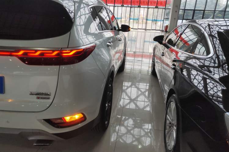 Used Kia KX5 2019 1.6T Automatic Two-Wheel Drive Luxury Edition Right Rear Taillight