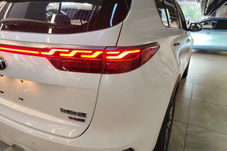 Used Kia KX5 2019 1.6T Automatic Two-Wheel Drive Luxury Edition Right Rear Taillight