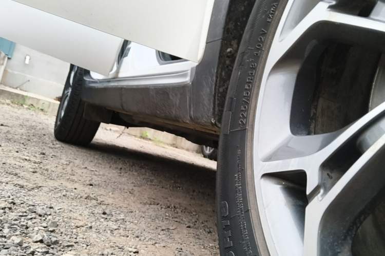 Used Kia KX5 2019 1.6T Automatic Two-Wheel Drive Elite Edition Right Side Sill