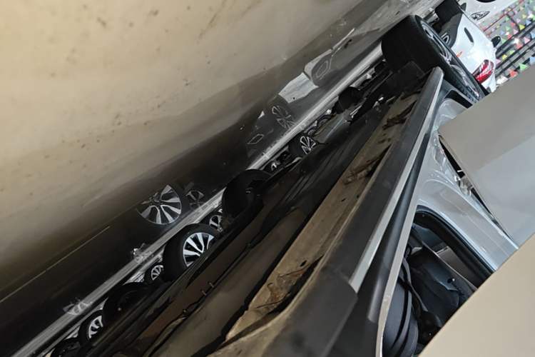 Used Kia KX5 2019 1.6T Automatic Two-Wheel Drive Luxury Edition Right Side Sill