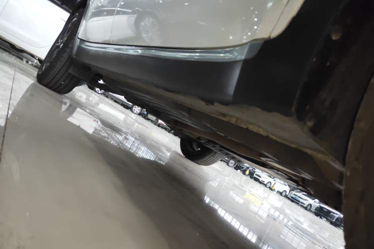 Used Kia KX5 2019 1.6T Automatic Two-Wheel Drive Luxury Edition Right Side Sill