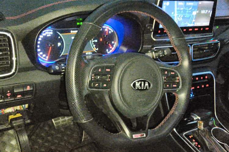 Used Kia KX5 2019 1.6T Automatic Two-Wheel Drive Luxury Edition Steering Wheel