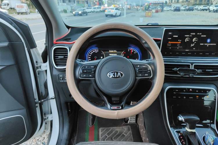 Used Kia KX5 2019 1.6T Automatic Two-Wheel Drive Elite Edition Steering Wheel