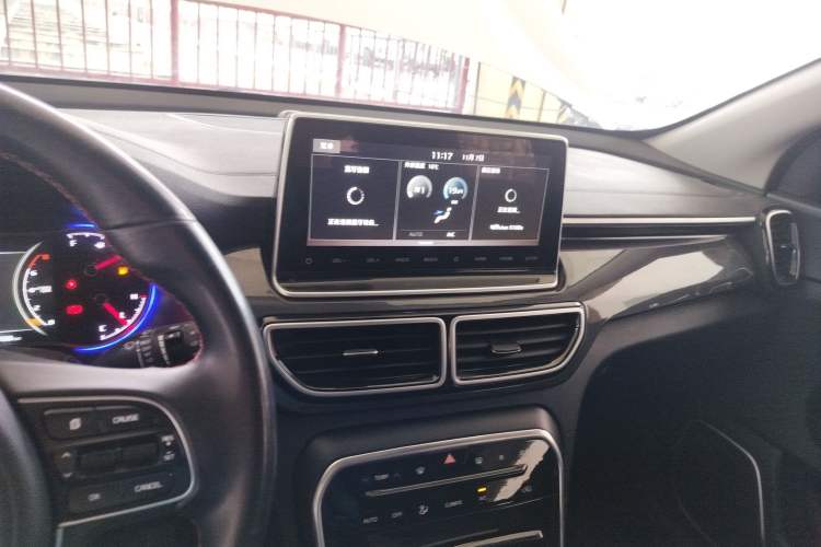 Used Kia KX5 2021 2.0L Automatic Two-Wheel Drive Comfort Edition Audio And AC Panel