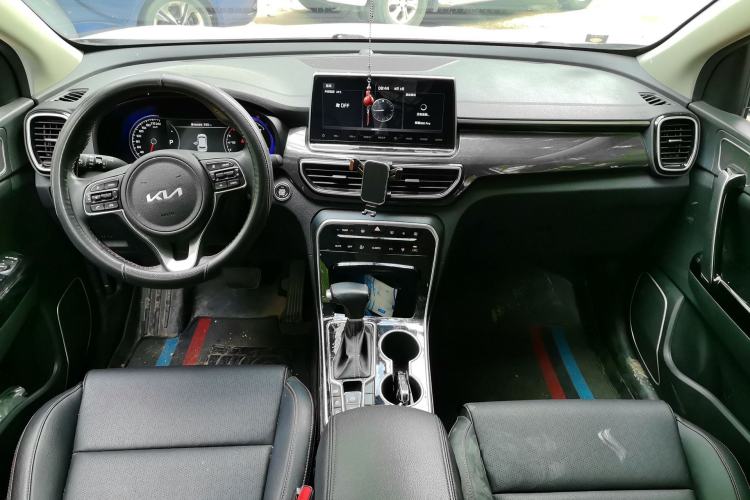 Used Kia KX5 2021 2.0L Automatic Two-Wheel Drive Comfort Edition Center Console