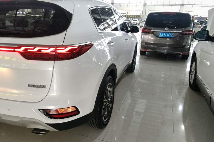 Used Kia KX5 2021 2.0L Automatic Two-Wheel Drive Comfort Edition Exterior 3