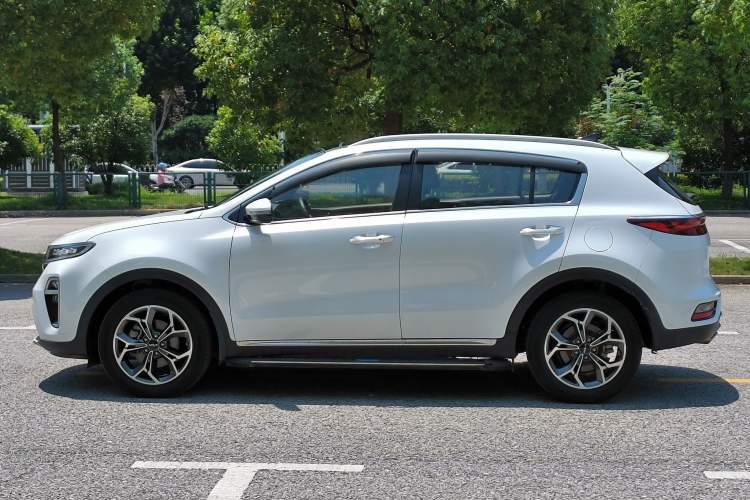 Used Kia KX5 2021 1.6T Automatic Two-Wheel Drive Luxury Edition Exterior 4