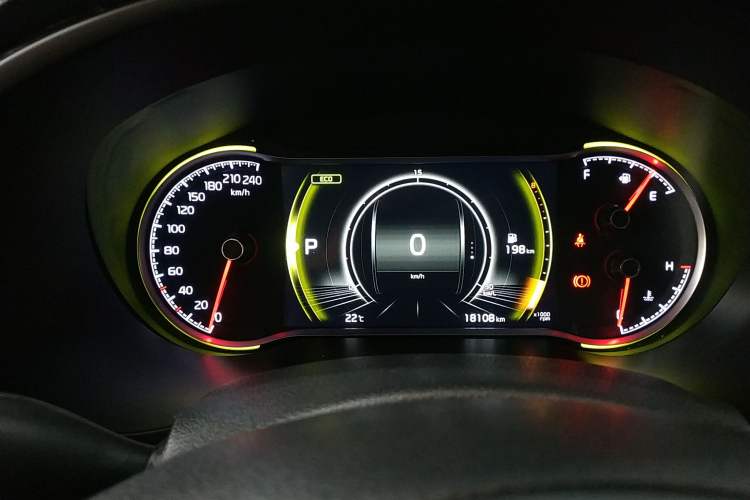 Used Kia KX5 2021 2.0L Automatic Two-Wheel Drive Comfort Edition Instrument Cluster