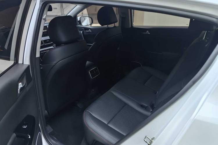 Used Kia KX5 2021 1.6T Automatic Two-Wheel Drive Luxury Edition Interior 2