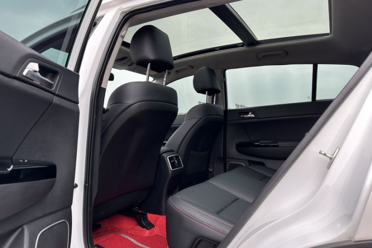 Used Kia KX5 2021 2.0L Automatic Two-Wheel Drive Comfort Edition Interior 3