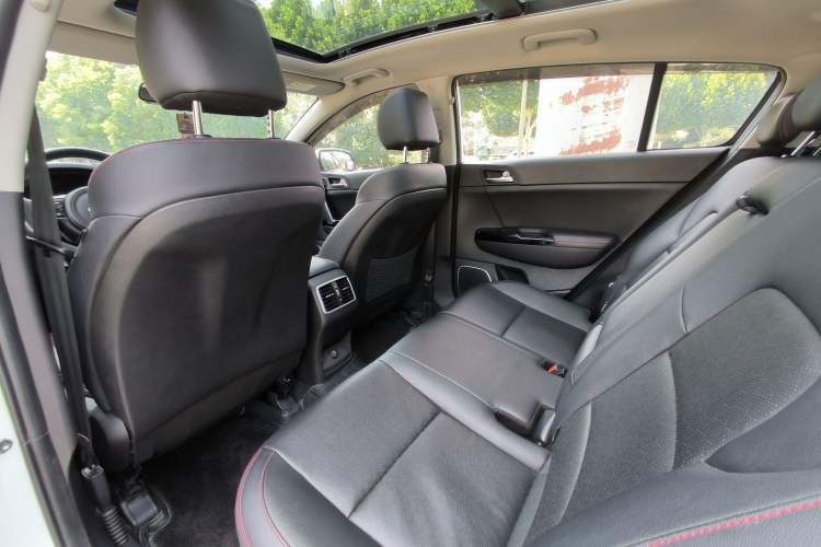 Used Kia KX5 2021 1.6T Automatic Two-Wheel Drive Luxury Edition Interior 4