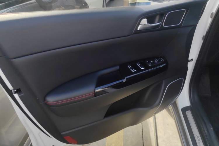 Used Kia KX5 2021 1.6T Automatic Two-Wheel Drive Luxury Edition Interior 7