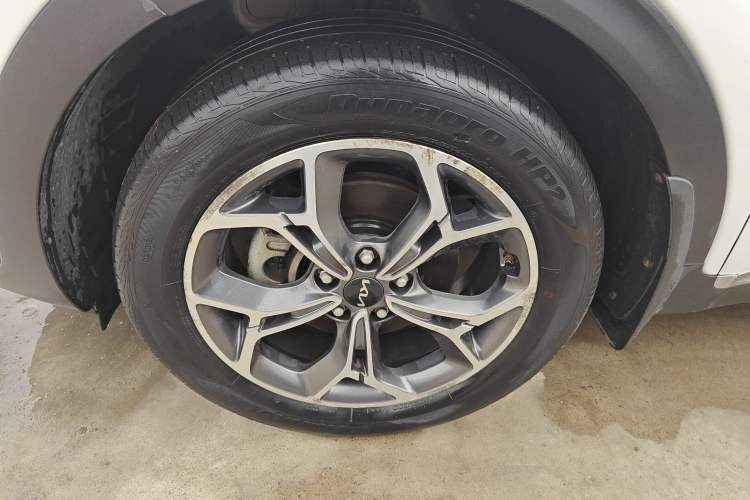 Used Kia KX5 2021 1.6T Automatic Two-Wheel Drive Luxury Edition Left Front Wheel Hub