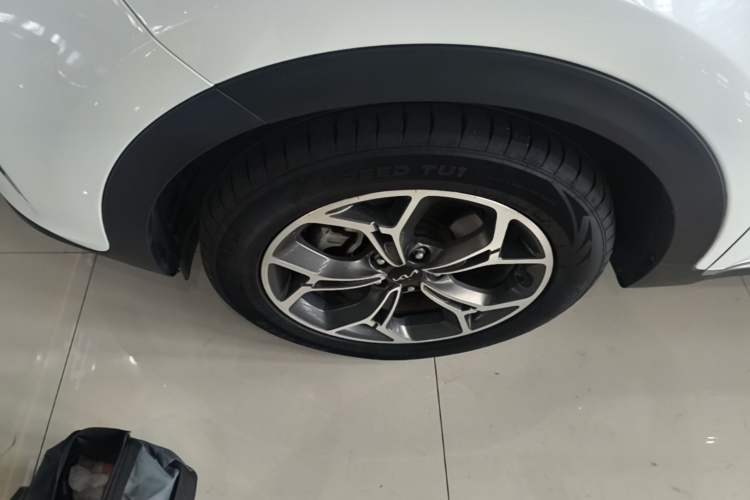 Used Kia KX5 2021 1.6T Automatic Two-Wheel Drive Luxury Edition Left Front Wheel Hub