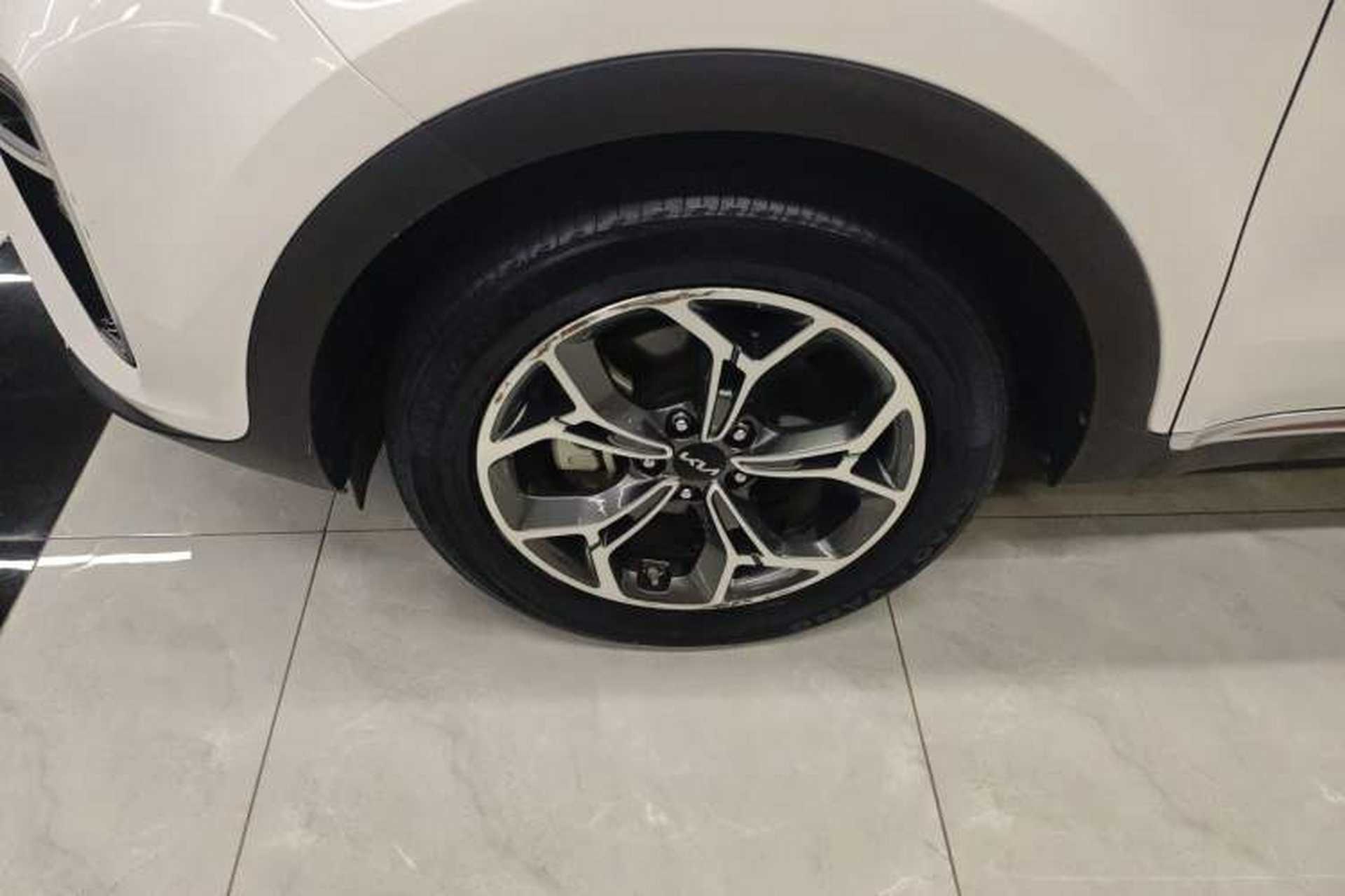 Used Kia KX5 2021 1.6T Automatic Two-Wheel Drive Luxury Edition Left Front Wheel Hub