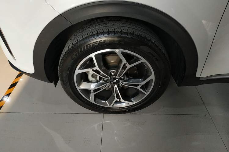 Used Kia KX5 2021 2.0L Automatic Two-Wheel Drive Comfort Edition Left Front Wheel Hub