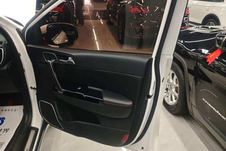 Used Kia KX5 2021 1.6T Automatic Two-Wheel Drive Luxury Edition Right Front Door Interior