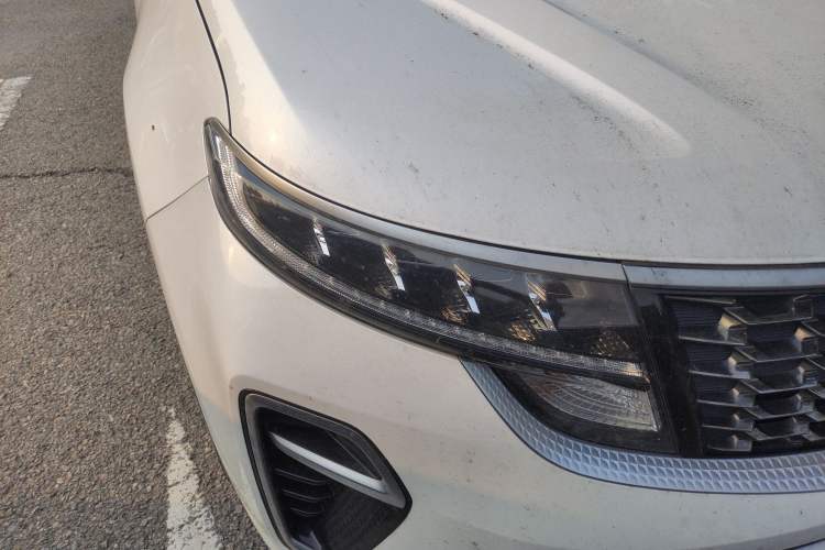 Used Kia KX5 2021 2.0L Automatic Two-Wheel Drive Comfort Edition Right Front Headlight