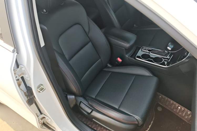 Used Kia KX5 2021 1.6T Automatic Two-Wheel Drive Luxury Edition Right Front Seat