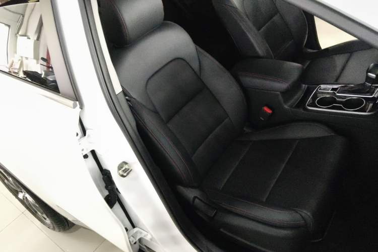 Used Kia KX5 2021 2.0L Automatic Two-Wheel Drive Comfort Edition Right Front Seat