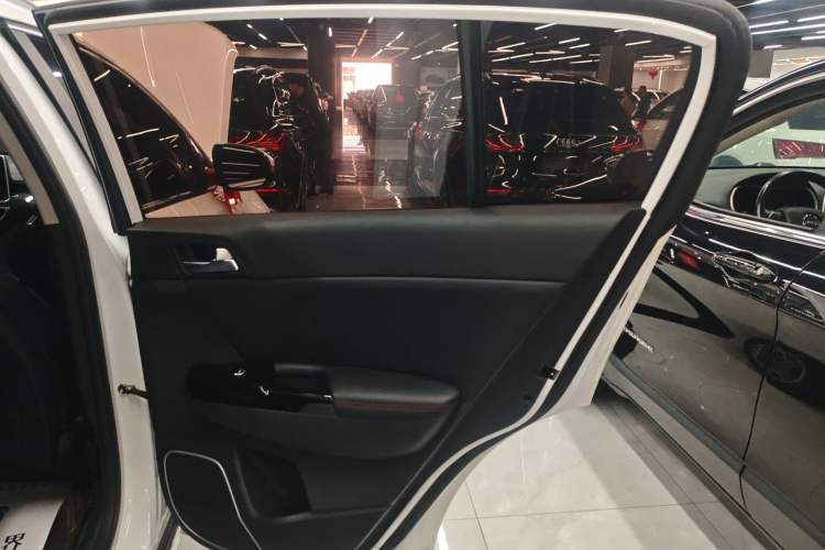Used Kia KX5 2021 1.6T Automatic Two-Wheel Drive Luxury Edition Right Rear Door Interior