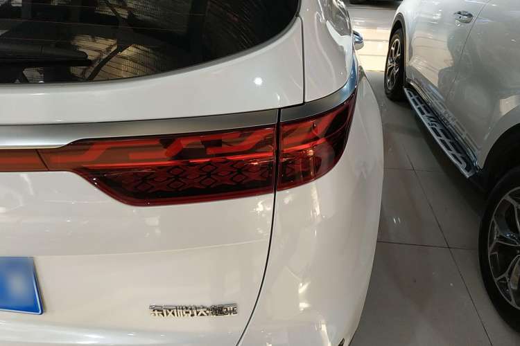 Used Kia KX5 2021 2.0L Automatic Two-Wheel Drive Comfort Edition Right Rear Taillight