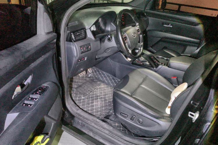 Used Kia KX7 2017 2.0T Automatic 4WD DLX 7-Seater Driver Seat