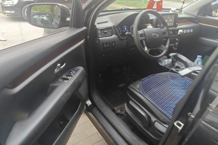 Used Kia KX7 2017 2.0L Automatic 2WD GLS 5-Seater Driver Seat