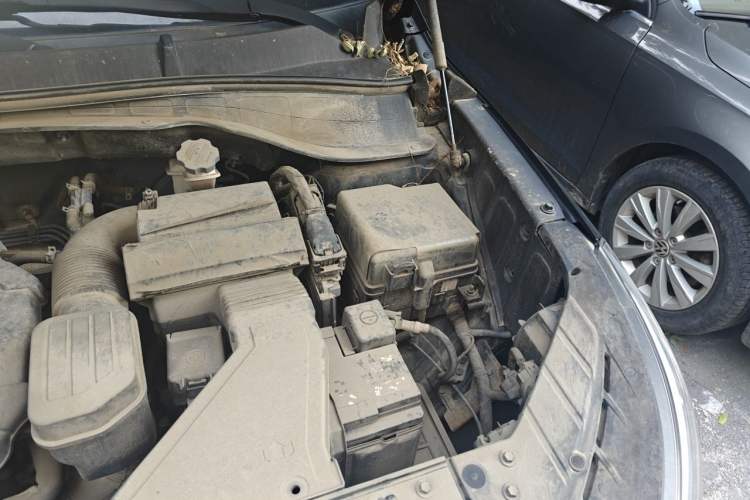 Used Kia KX7 2017 2.0L Automatic 2WD GLS 5-Seater Engine Bay Left